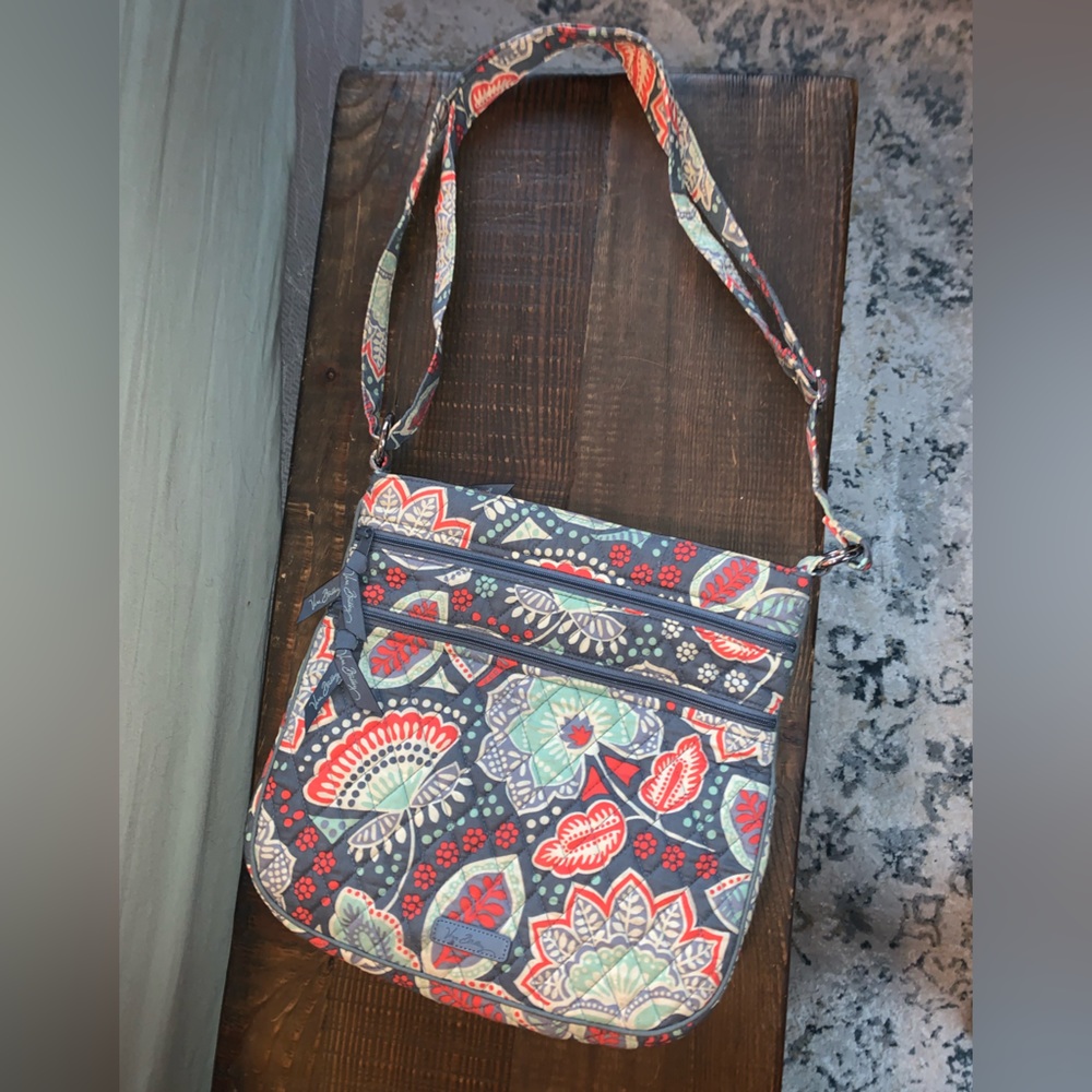 Crossbody bag with adjustable straps